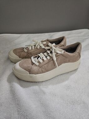 Dr. Scholl's Women's Platform Lace-Up Sneakers in Taupe